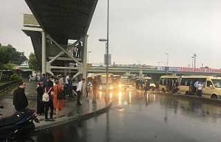 İstanbul’da sağanak zor anlar yaşattı