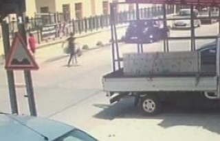Kaçırılan çocuğunu kurtarmak isterken ölümden...