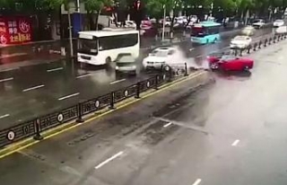 Kadın sürücü lüks otomobiliyle böyle kaza yaptı