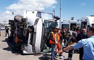 Kars’ta askeri araç ile polis aracı çarpıştı:...