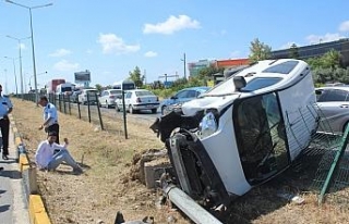 Otomobil takla attı, sürücü sinir krizi geçirdi