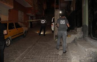 Park yeri kavgasında silahlar konuştu: 1’i polis...