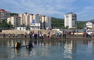 Serinlemek için denize giren öğrencinin cansız...