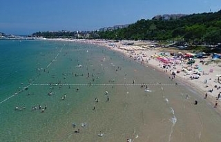 Şile Plajı’ndaki bayram yoğunluğu havadan görüntülendi
