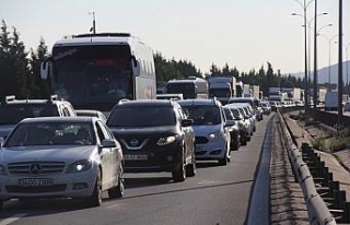 TEM’de 10 kilometre kuyruk oluştu