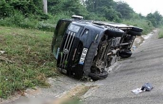 Yalova’da minibüs devrildi: 3 yaralı