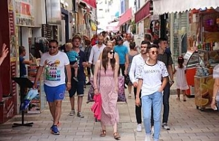 Yolcu gemisinden bin 815 yolcu indi