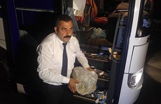 Yolcu otobüsüne ’kaya’ ile saldırdılar