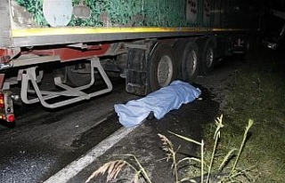 Yolcu otobüsüne tır arkadan çarptı: 2 ölü