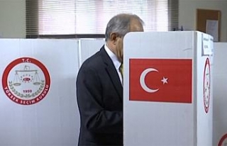 Yunanistan’da seçimler için oy kullanma işlemi...