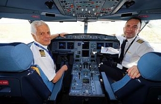 45 yıllık uçuş kariyerini pilot oğluyla noktaladı