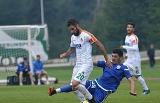 Alanyaspor hazırlık maçında berabere kaldı