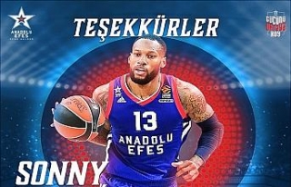 Anadolu Efes, Sonny Weems’e veda etti