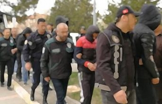 Antalya’da FETÖ operasyonu: 9 gözaltı