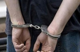 Antalya’da FETÖ operasyonunda 8 tutuklama