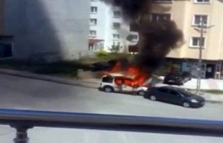 Başkent’te araç yangını korkuttu