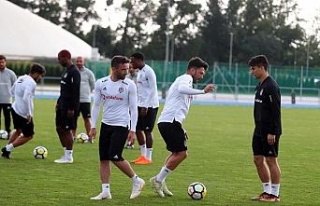 Beşiktaş, kondisyon ve taktik çalıştı