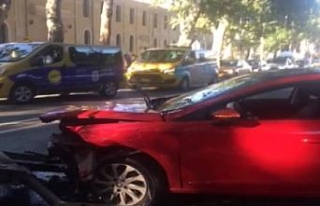 Beşiktaş’taki kaza trafiği felç etti