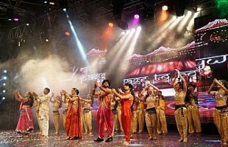 Bursa’da ’Bollywood’ rüzgarı esti