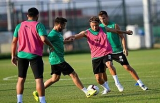 Bursaspor, günü çift antrenmanla tamamladı