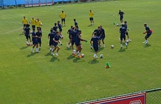Fenerbahçe Altınordu tesislerinde çalıştı