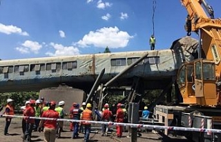 Göçük altında kalan 1 işçinin cesedine ulaşıldı