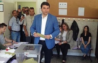 Gültekin Uysal İYİ Parti’den istifa etti