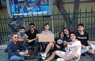 İstiklal Caddesi’nde ’1 lira’ya dert dinleme’...