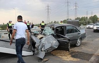 Kütahya’da otomobil ile traktör çarpıştı:...