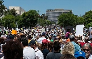 Los Angeles’ta Trump karşıtı dev gösteri