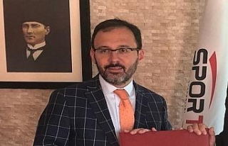 Mehmet Kasapoğlu, kabinenin ilk Gençlik ve Spor...