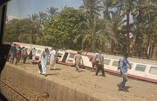 Mısır’da tren devrildi: En az 34 yaralı