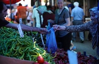 Pazarda yüzler gülüyor