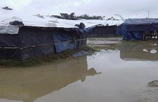 Rohingyalı Müslümanları bu kez seller vurdu