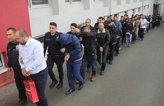 Sahte polisler birbirini dolandırdı