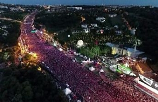 Şehitler Köprüsünde mahşeri kalabalık