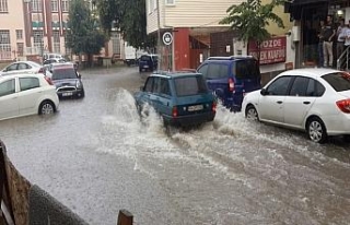 Şiddetli yağış Trakya’yı etkisi altına aldı