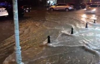 Silivri’de caddeleri su bastı