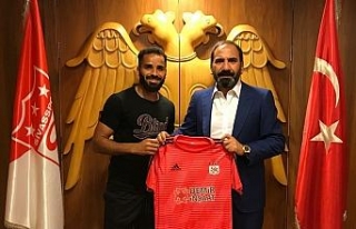 Sivasspor Douglas ile 1 yıllık sözleşme imzaladı