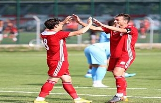 Sivasspor hazırlık maçında Azerbaycan takımını...
