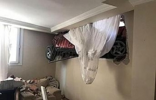 Sürüklenen otomobil evin odasına daldı