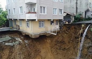 Sütlüce’de çökme tehlikesi bulunan bina havadan...