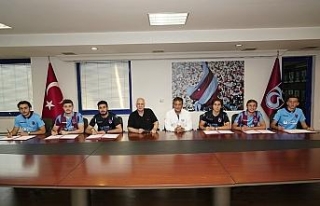 Trabzonspor 6 oyuncuyla profesyonel sözleşme yaptı