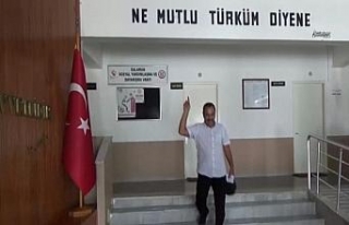 ABD’ye tepki için soyadını değiştirmek istiyor