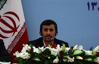 Ahmedinejad’dan Ruhani’ye istifa çağrısı