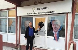 AK Parti binasına çirkin saldırı