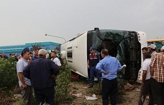 Akhisar’da otobüs devrildi: 1 ölü, 41 yaralı