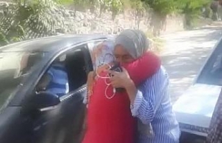 Anne-kız 18 yıl sonra buluştu