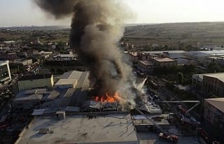 Arnavutköy’deki fabrika yangını kontrol altına...