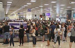 Atatürk Havalimanı’nda bayram dönüşü yoğunluğu